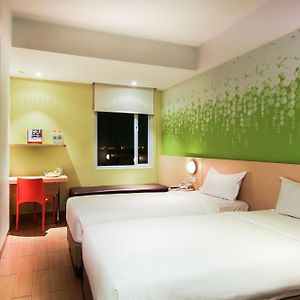 Kamar kembar